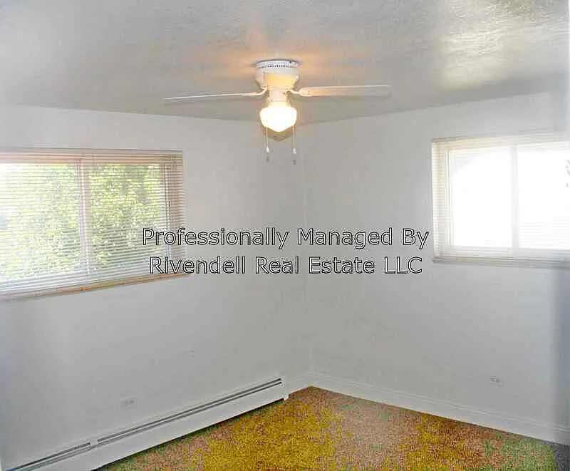 2 bed, 1.0 bath, 900 sqft, $1,095 — Photo 4
