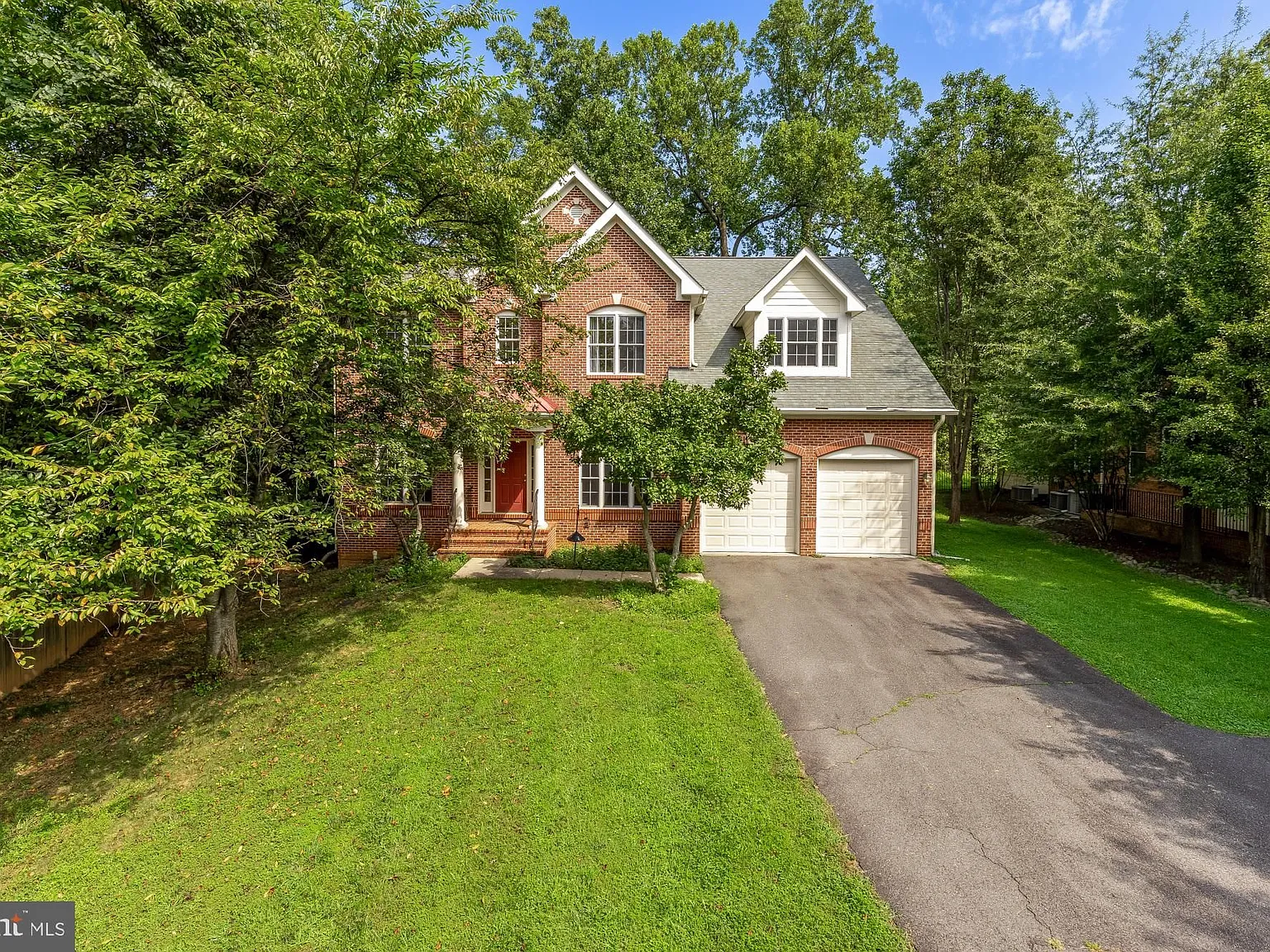 6 bed, 4.5 bath, 4328 sqft, $5,000 — Photo 1
