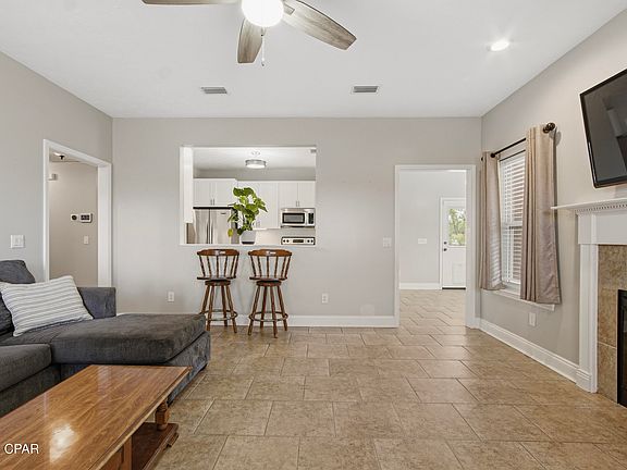 3rd image of 4918 McCall Ln