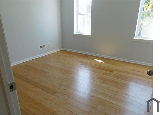2nd image of 833 N 39th St