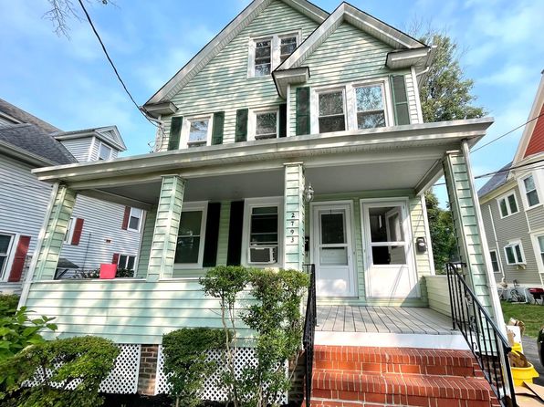 2793 Main St