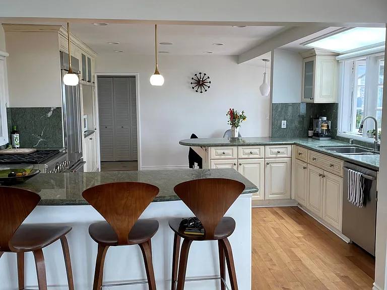 6131 Terryhill Dr — Photo 14
