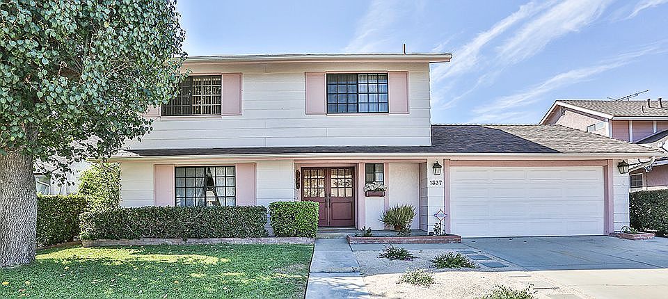 1st image of 1337 N Hacienda Dr