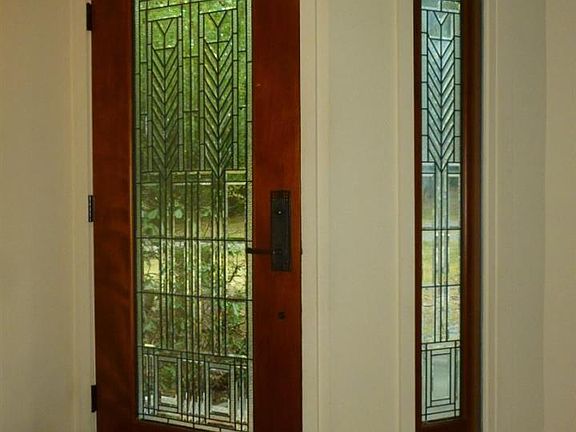 2nd image of 19 Majestic Woods Dr