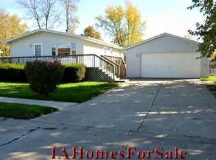 1810 Highland Rd, Ely, IA 52227