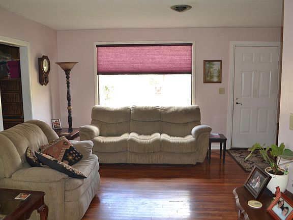 2nd image of 3546 Westwood St