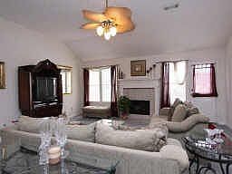 4th image of 13642 Country Pine Ct