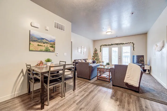 4 bed, $645 — Photo 4