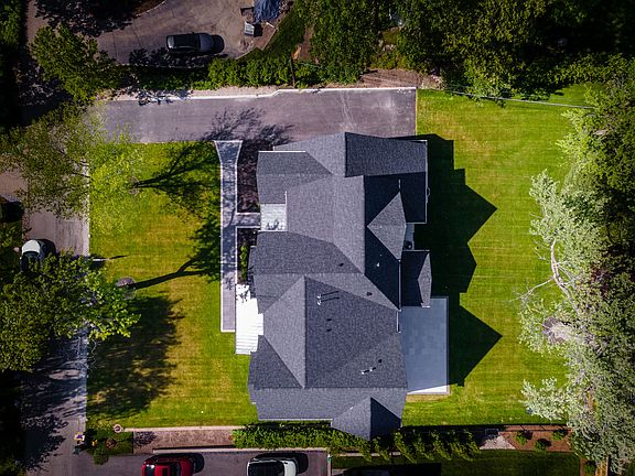 5th image of 1629 Hawthorne Ln