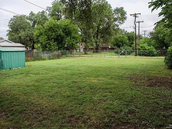 3rd image of 810 W Prescott Ave
