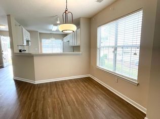 102 Stewart Pl, Summerville, SC 29485