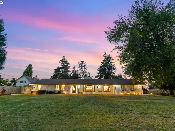 929 S River Rd, Cottage Grove, OR 97424