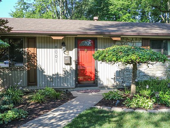 2nd image of 5001 Glenmina Dr