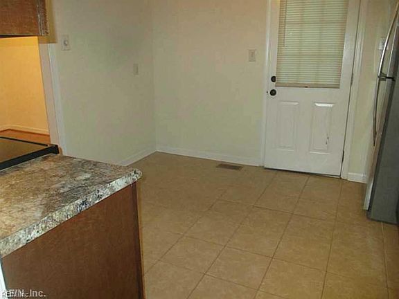 5th image of 711 McLawhorne Dr