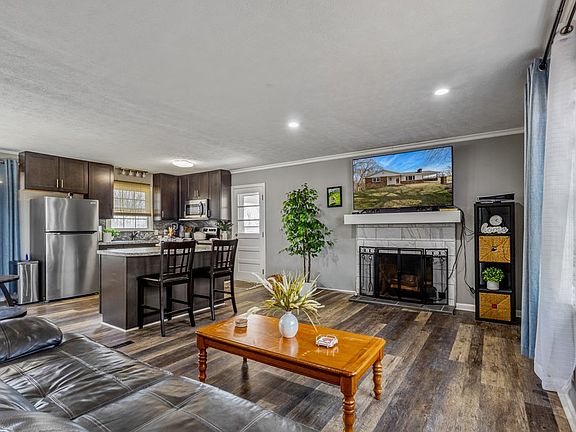 3rd image of 1649 Ringgold Rd