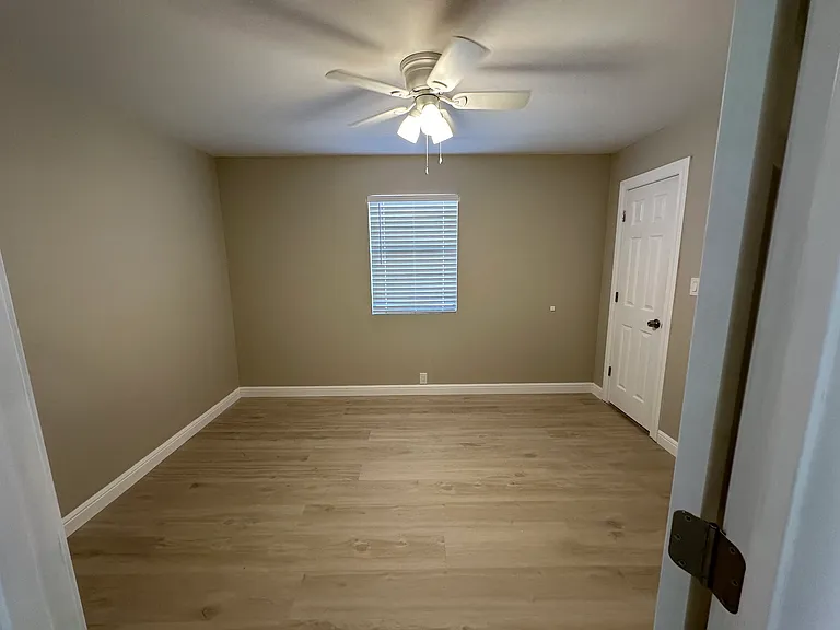 322 Texas Ave #A — Photo 10