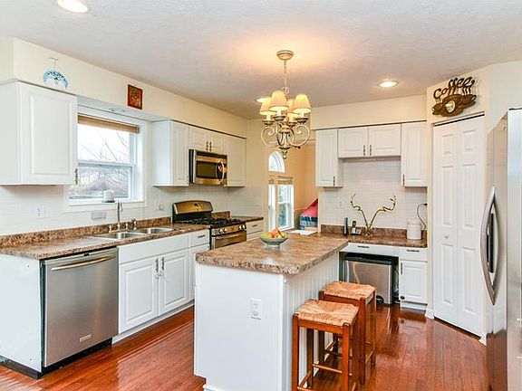 5th image of 107 Hazelwood Dr