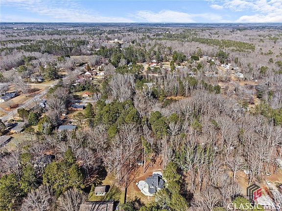2nd image of 155 Bentwood Trail