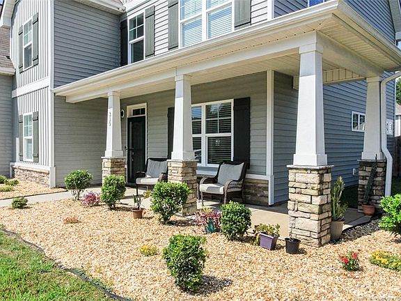 3rd image of 319 Nottingley Dr