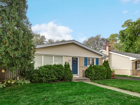 533 Drake St, Libertyville, IL 60048