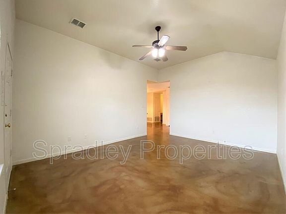 3rd image of 5700B Luxor Dr