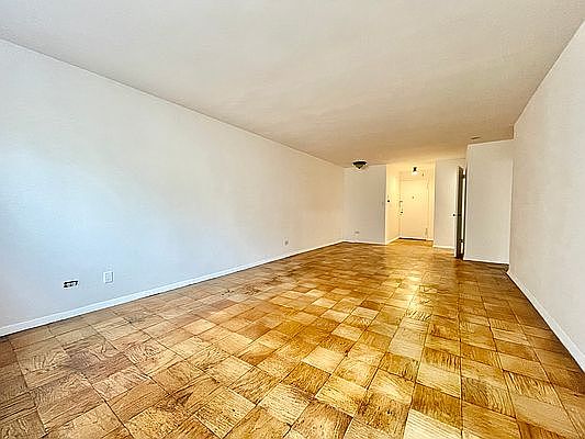 3rd image of 240 E 35th St APT 6G