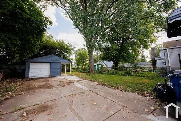 2 bed, 800 sqft, $1,300 — Photo 2