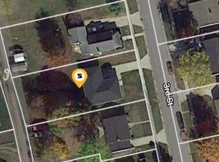 817 3rd St, Wauseon, OH 43567