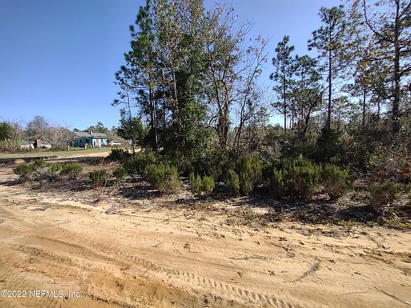 2nd image of 10 TWIN LAKES Boulevard
