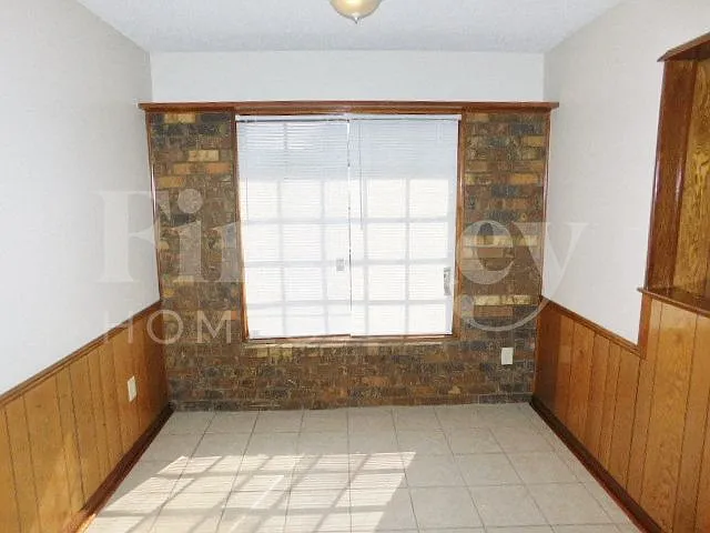 3034 Oak Allee St — Photo 6