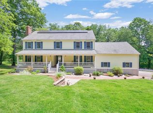 1551 Paradise Ave, Hamden, CT 06514