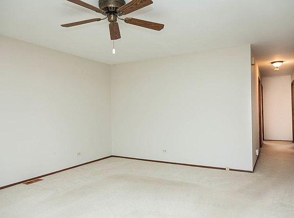 2nd image of 15 N Idlewild Ave