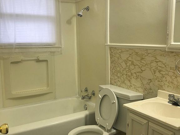 2nd image of 2127 Lowden St