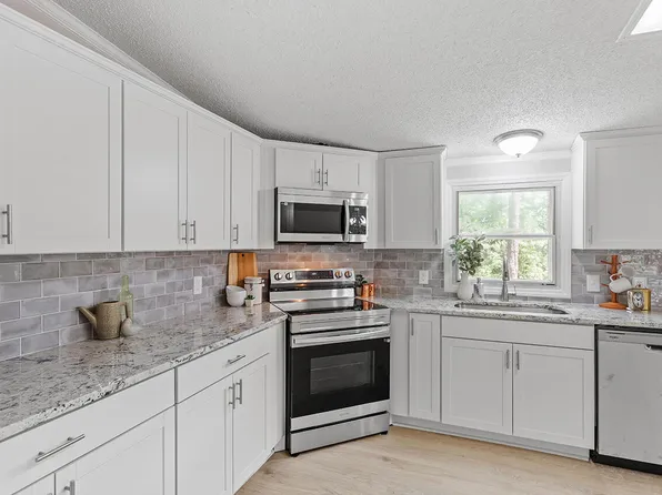 241 Old Pebble Ln, Kenly, NC 27542