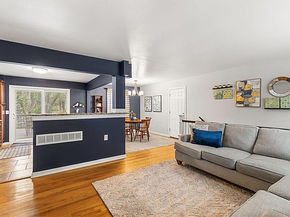 2nd image of 10106 W 91st St