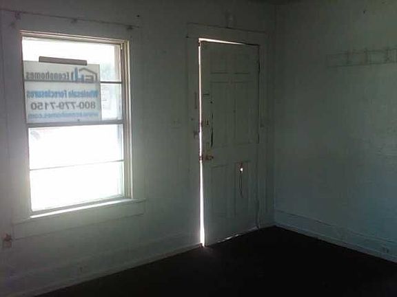 2nd image of 1712 Newton St