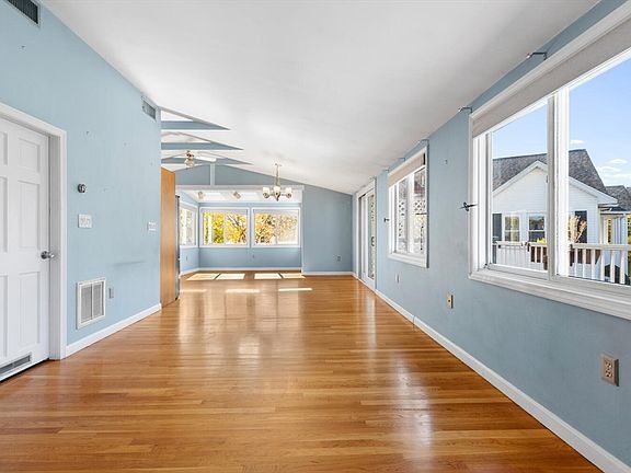 4th image of 87 Templeton Pkwy #3