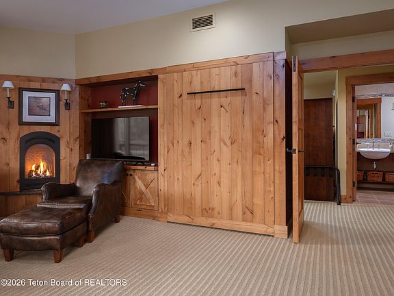 5th image of 10 Warm Creek Ln #301