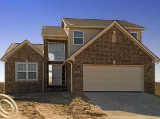 53678 Valleywood Dr, South Lyon, MI 48178