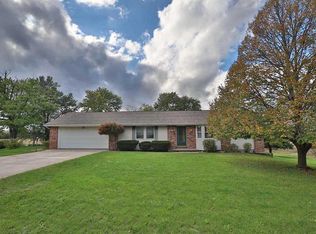 3021 E Cedar Hills Dr, Chillicothe, IL 61523