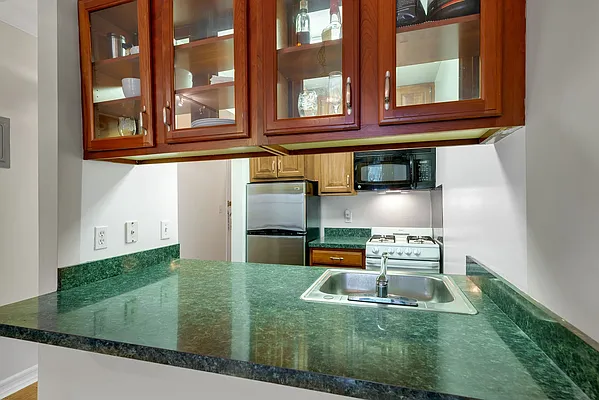 Rented by Cooper & Cooper Real Estate | media 11