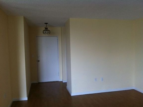 4th image of 9800 W Bay Harbor Dr APT 405
