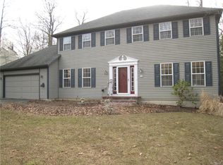 4829 Manor Hill Dr, Syracuse, NY 13215