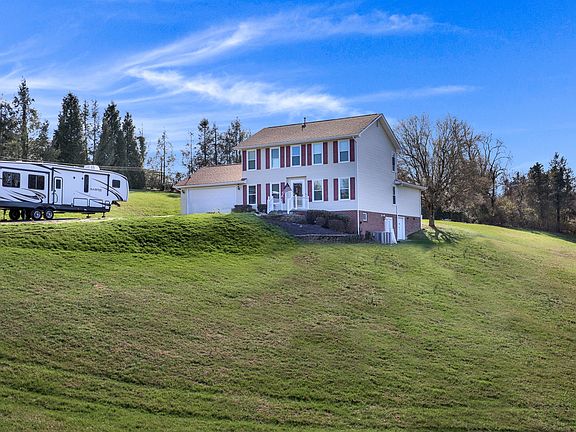 3rd image of 15285 Woodstone Cir