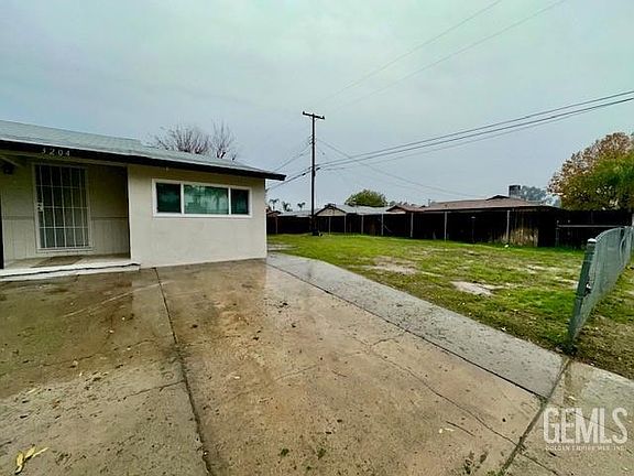 2nd image of 3204 S I St