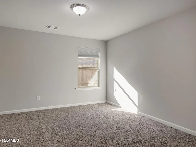 200 S Lakepointe Dr — Photo 21