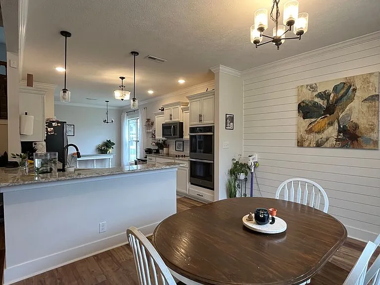 445 Crestwicke Ct — Photo 11