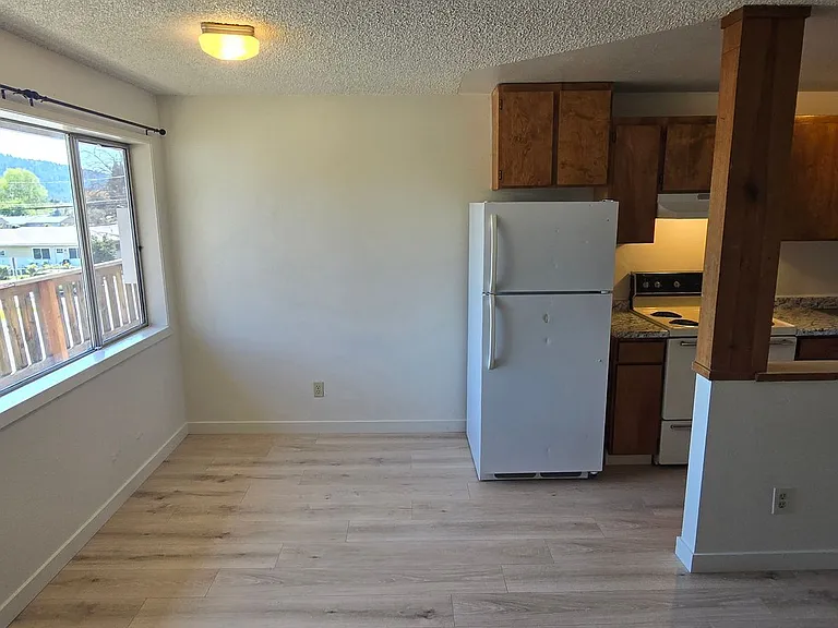 2139 Biehn St #17 — Photo 5