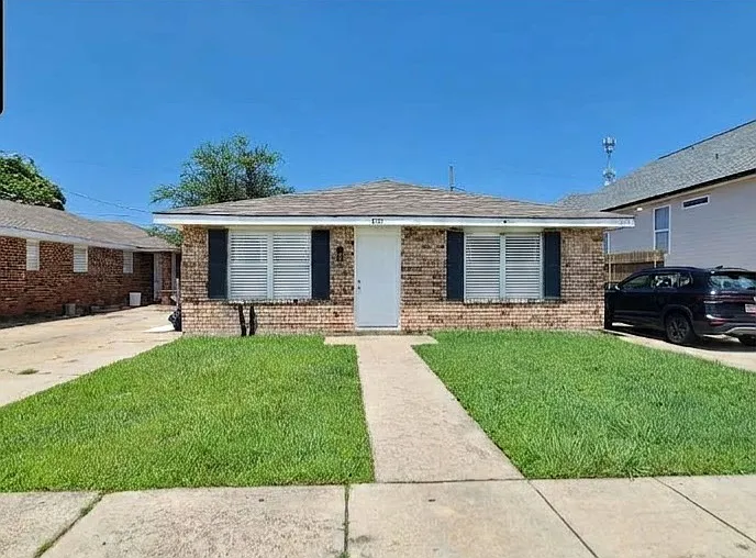 501 Pierre St — Photo 1