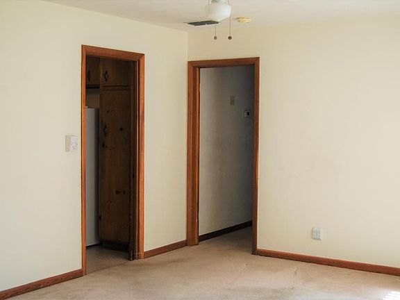 3rd image of 3722 Hoover Ln